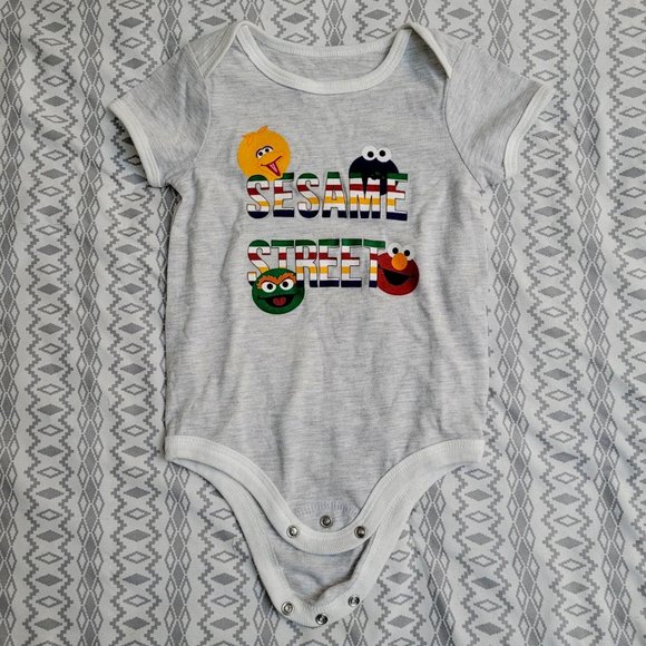 52. Sesame Street onesie.  6-12 month. NWOT - Picture 1 of 2